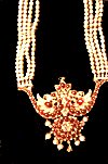The jewelry of Mysore Maharaja -- pearl necklace with a pendant