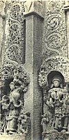 Carving on the outer wall of Jinanathapura temple